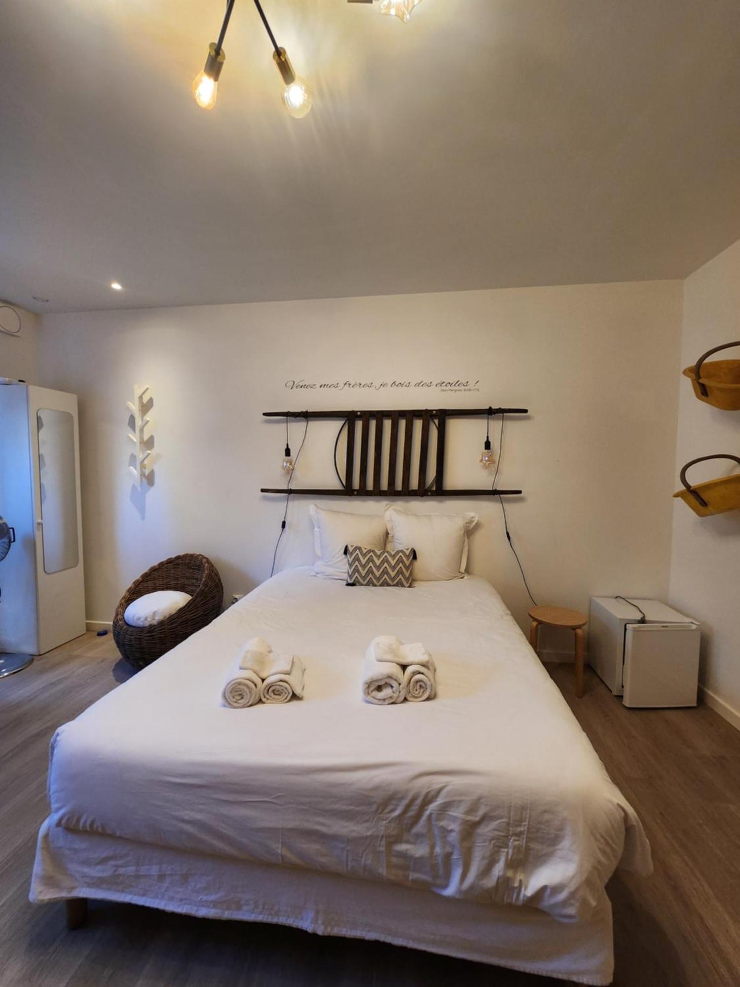 Chambres Privees Hyper-Centre Epernay Lit 160X200Cm المظهر الخارجي الصورة